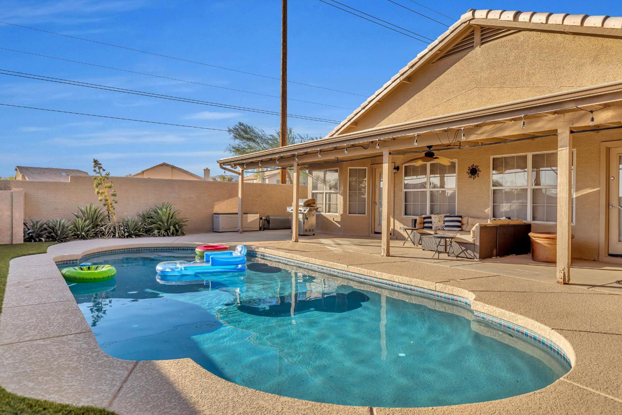 Luxe Phoenix Getaway Exterior photo