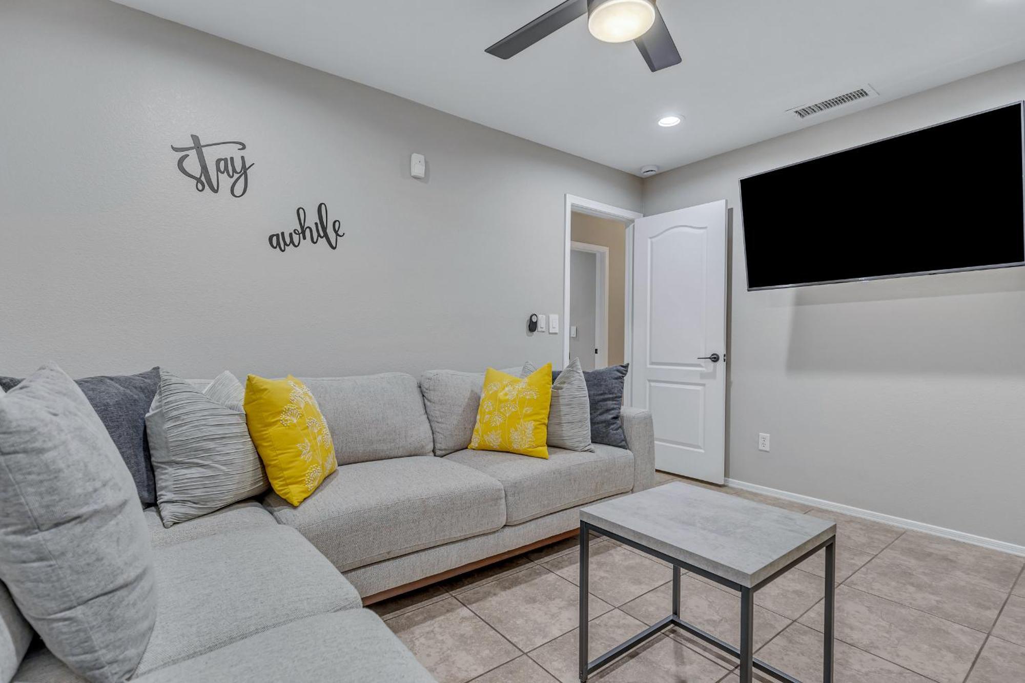 Luxe Phoenix Getaway Exterior photo